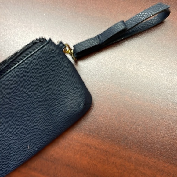 Liz Claiborne wristlet - Picture 6 of 6